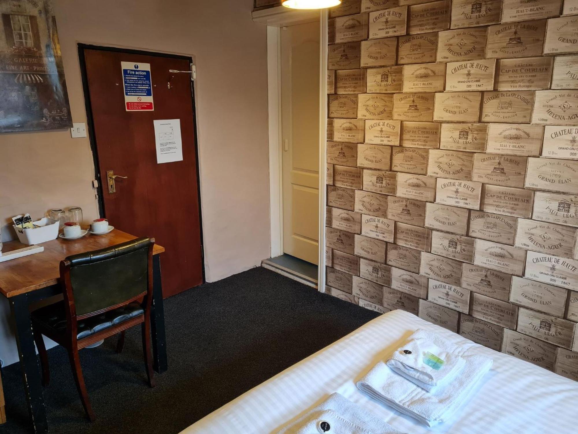 The Blue Cow Hotel South Witham Bilik gambar